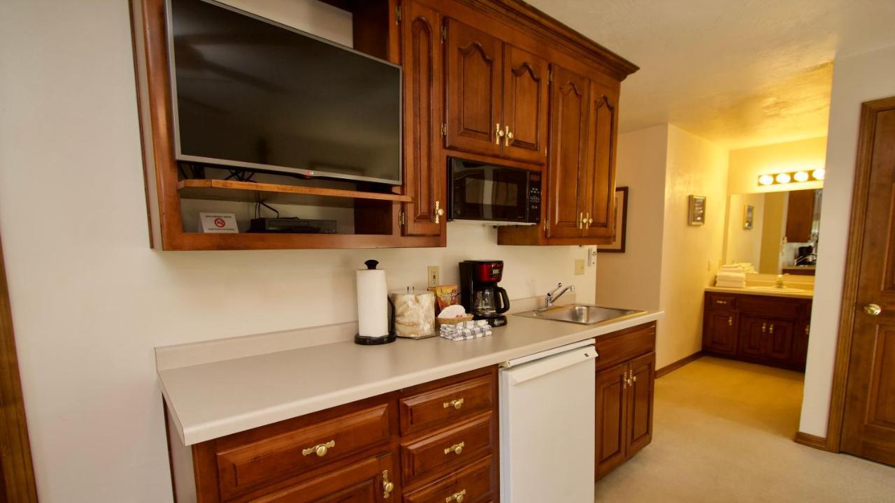 Baileys Harbor Yacht Club Resort Экстерьер фото